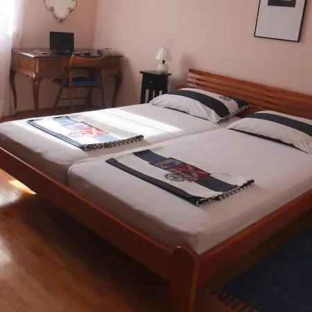 House In Vabriga With Balcony, Air Conditioning, Wifi, Washing Machine