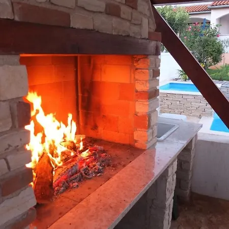 House In Vabriga With Balcony, Air Conditioning, Wifi, Washing Machine * Tar-Vabriga
