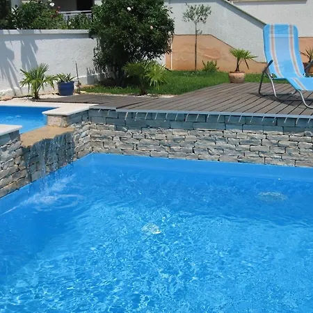 House In Vabriga With Balcony, Air Conditioning, Wifi, Washing Machine Ferienhaus